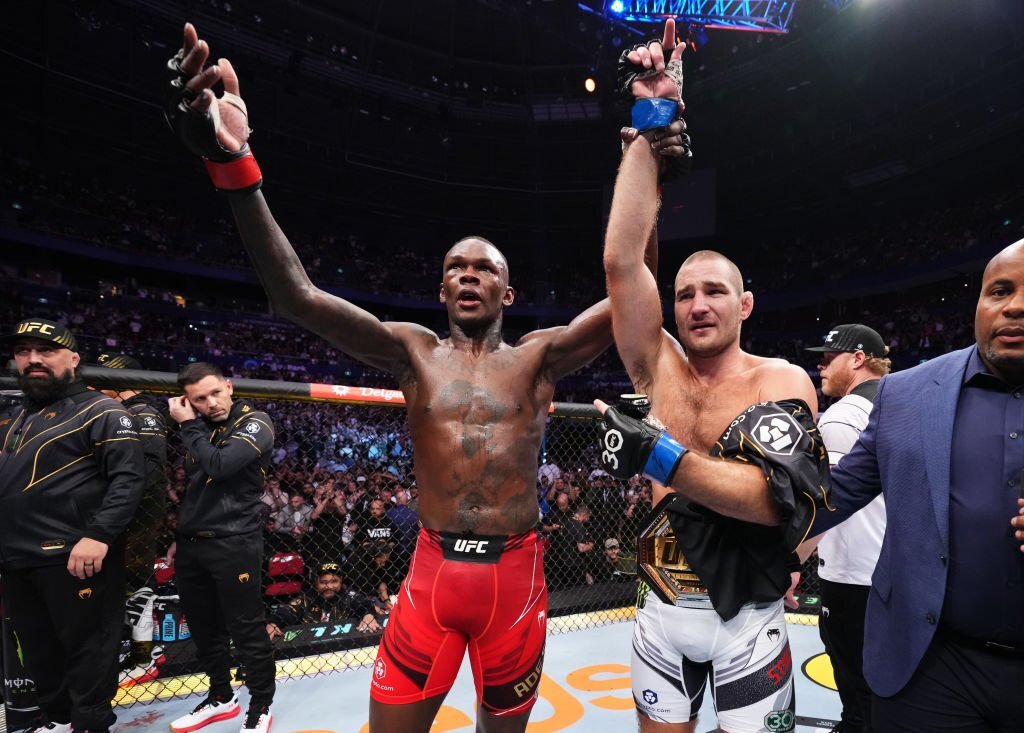 Israel Adesanya nói gì sau thất bại trước Sean Strickland ở UFC 293