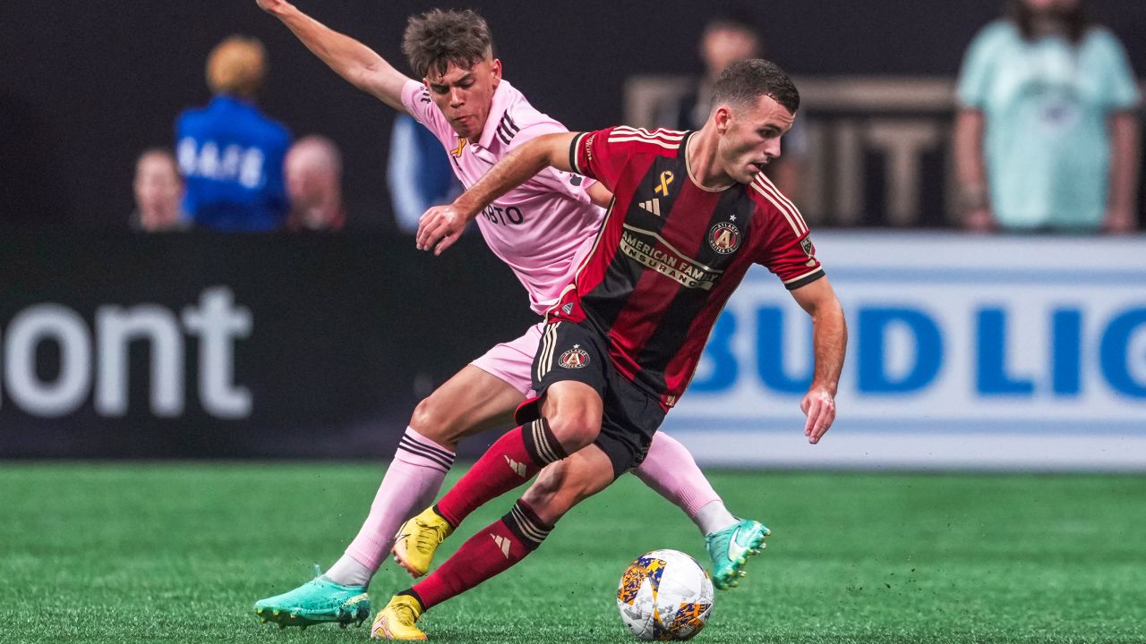 Tại sao Messi không muốn chơi trên mặt sân cỏ nhân tạo trong trận Inter Miami thua Atlanta?