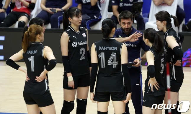 Highlight vòng loại bóng chuyền Olympic 2024: Hàn Quốc thua trận thứ 2 liên tiếp