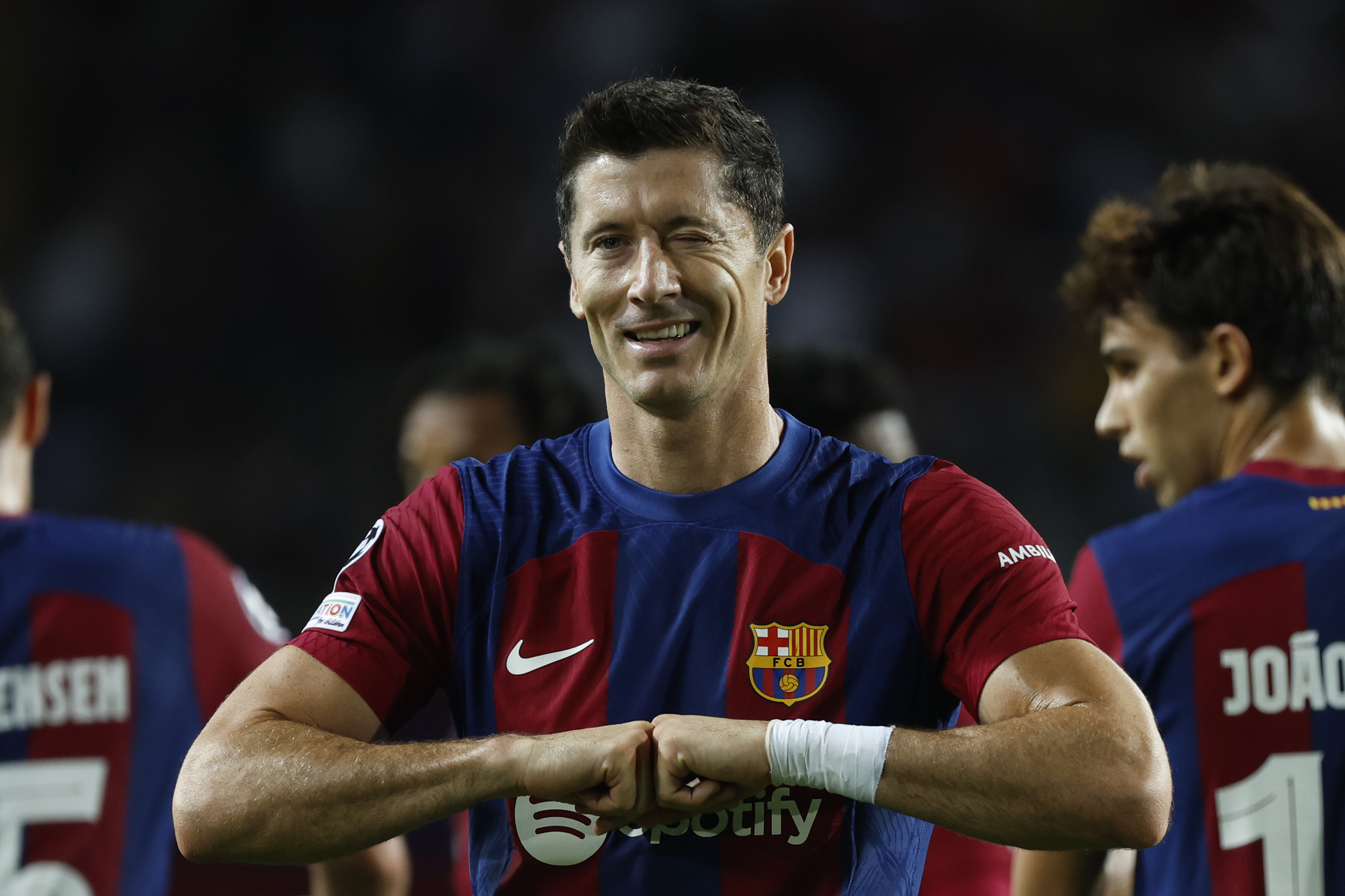 Kết quả bóng đá cúp C1 hôm nay 20/9: Barca thắng đậm