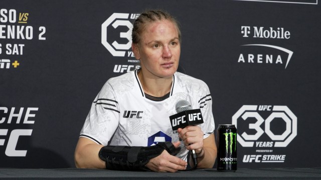 Valentina Shevchenko khoe bàn tay gãy, chưa ngừng chỉ trích giám định