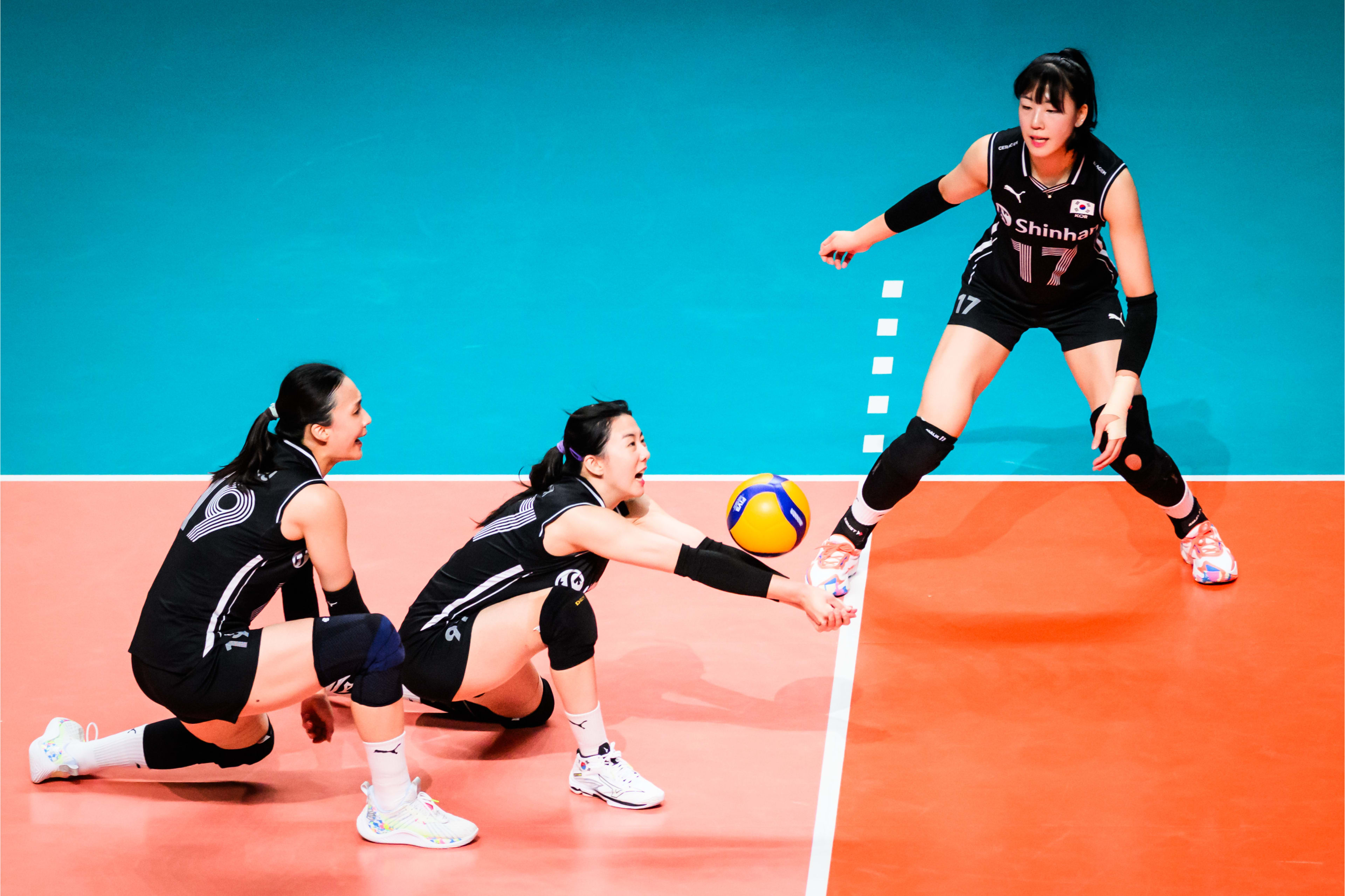 Highlight bóng chuyền vòng loại Olympic ngày 20/9: Hàn Quốc tiếp tục bại trận