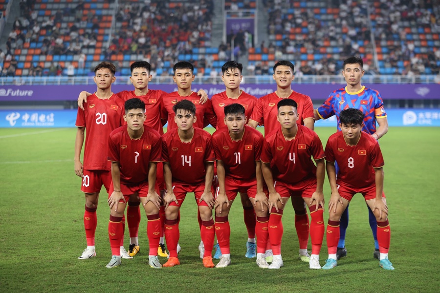 Đội hình ra sân Olympic Việt Nam vs Olympic Saudi Arabia: Quan Văn Chuẩn mang băng đội trưởng