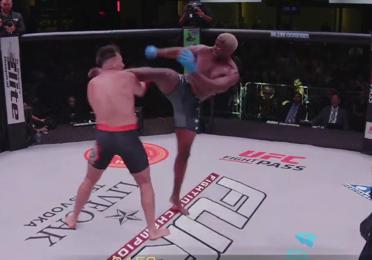 HCĐ Olympic gây sốc với cú knockout 3 giây trên sàn MMA HCĐ Olympic gây sốc với cú knockout 3 giây trên sàn MMA