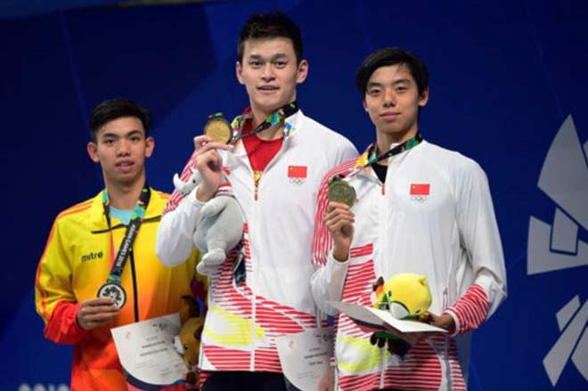 Nhìn lại phần thi gây sửng sốt trước huyền thoại Sun Yang của Huy Hoàng, giành tấm HCB bơi lịch sử ở ASIAD 18 Nhìn lại phần thi gây sửng sốt trước huyền thoại Sun Yang của Huy Hoàng, giành tấm HCB bơi lịch sử ở ASIAD 18