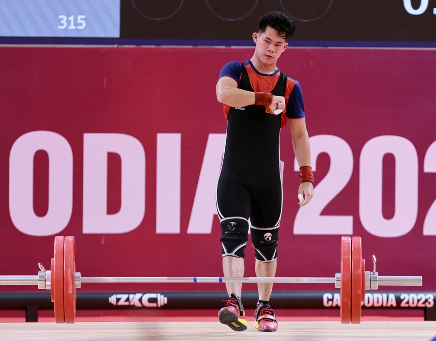 Nhà vô địch SEA Games Trần Minh Trí tái phát chấn thương, bỏ cuộc ở cử tạ ASIAD 19