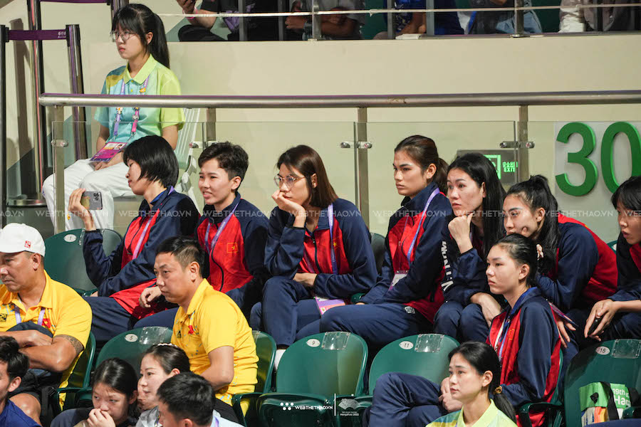 Đội tuyển bóng chuyền nữ Việt Nam chăm chú "xem giò" 2 đối thủ tiếp theo tại ASIAD