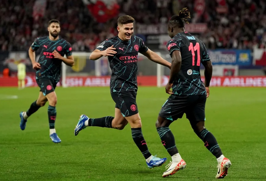 Bảng xếp hạng Champions League mới nhất: Barca và Man City toàn thắng