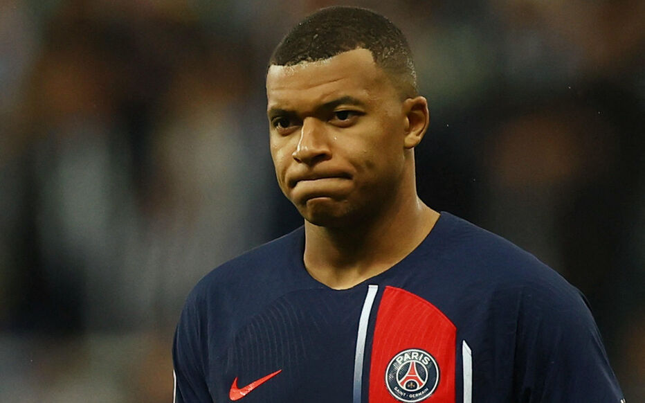 Mbappe biến mất, PSG hứng chịu cú đòn cực mạnh ở Champions League