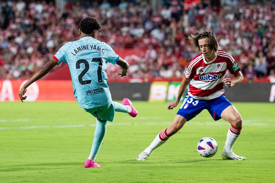 Lamine Yamal trở thành cầu thủ ghi bàn trẻ nhất lịch sử La Liga với Barca