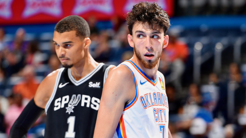 Góc mổ băng: Khi "cây sào 2m13" Victor Wembanyama và Chet Holmgren chạm trán tại NBA
