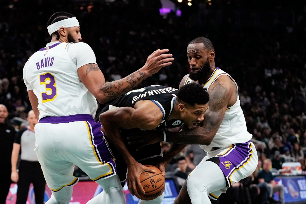 Bộ đôi Damian Lillard - Giannis Antetokounmpo ấn định ngày ra mắt, hẹn đối đầu LeBron và Davis Bộ đôi Damian Lillard - Giannis Antetokounmpo ấn định ngày ra mắt, hẹn đối đầu LeBron và Davis