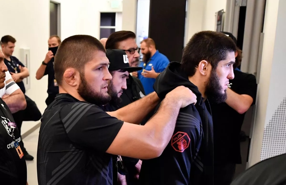 Khabib phản ứng gì khi Volkanovski tái đấu Islam Makhachev ở UFC 294