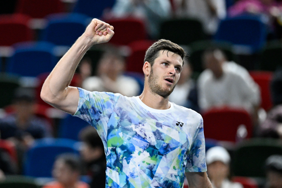 Rublev "tự hủy", Hubert Hurkacz vô địch Thượng Hải Masters 2023
