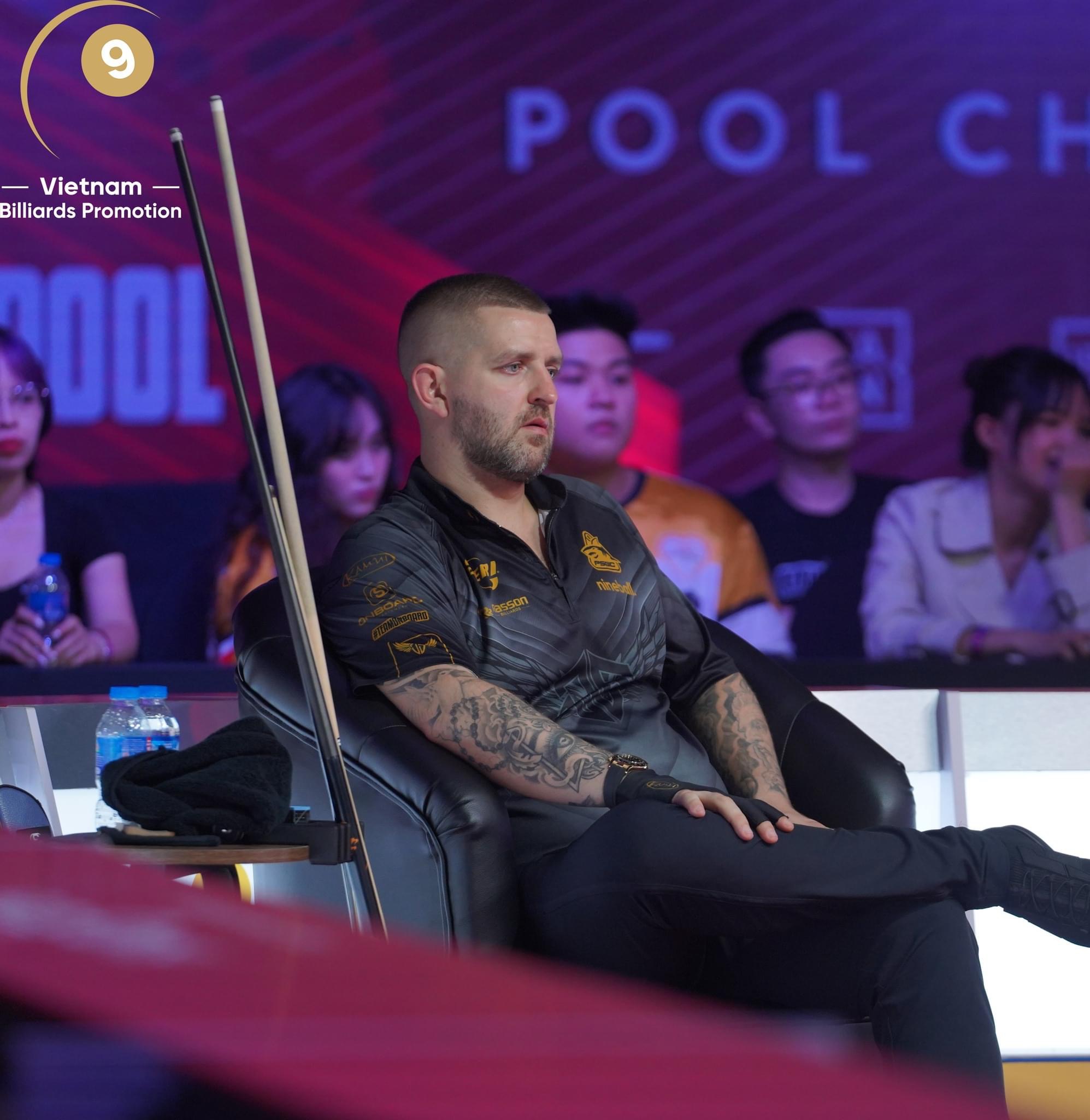 Jayson Shaw thay áo trong trận chung kết Hanoi Open Pool để đổi vận?