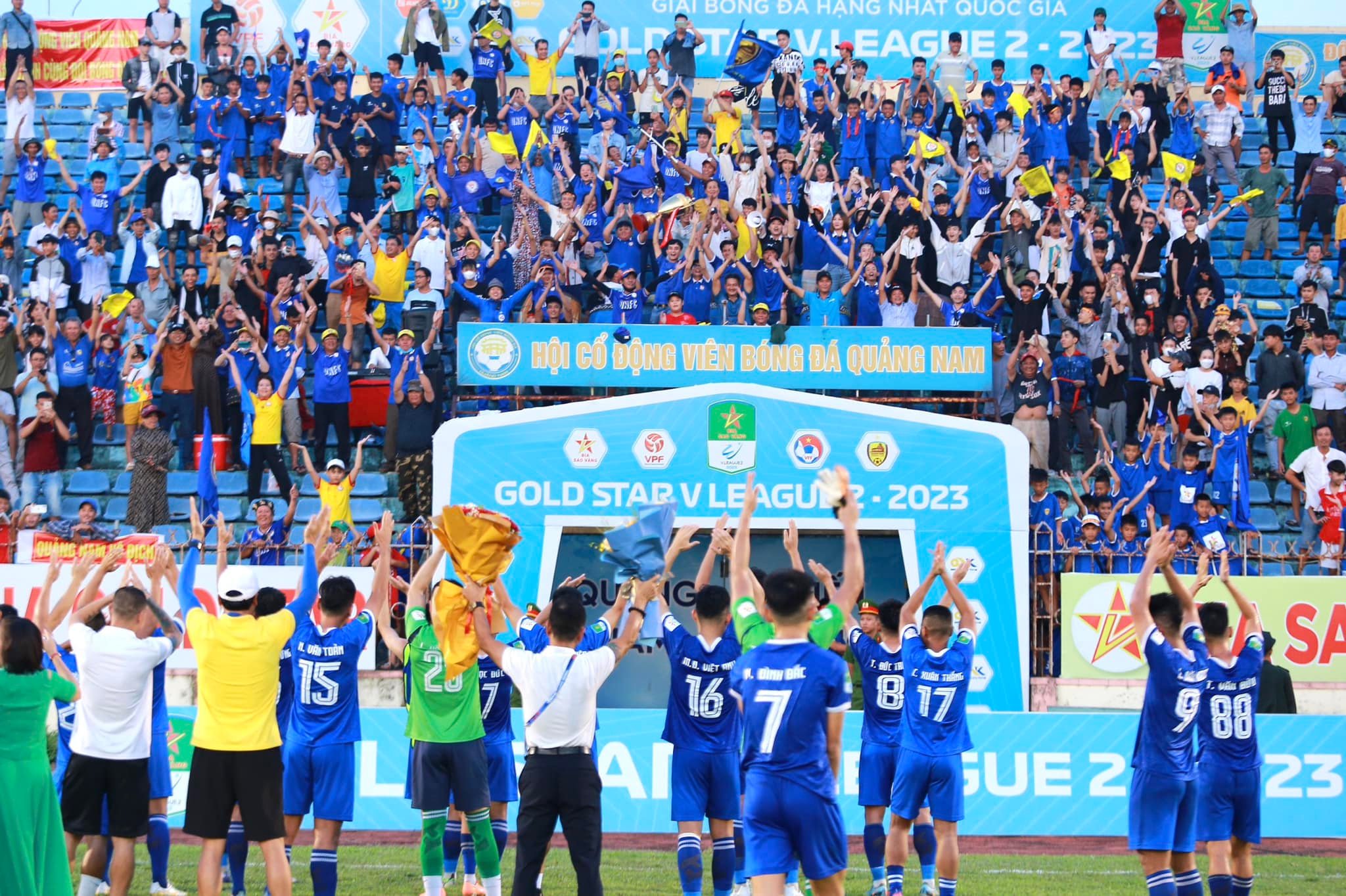 Cựu vương Quảng Nam “xù xì” trong ngày trở lại V.League Cựu vương Quảng Nam “xù xì” trong ngày trở lại V.League