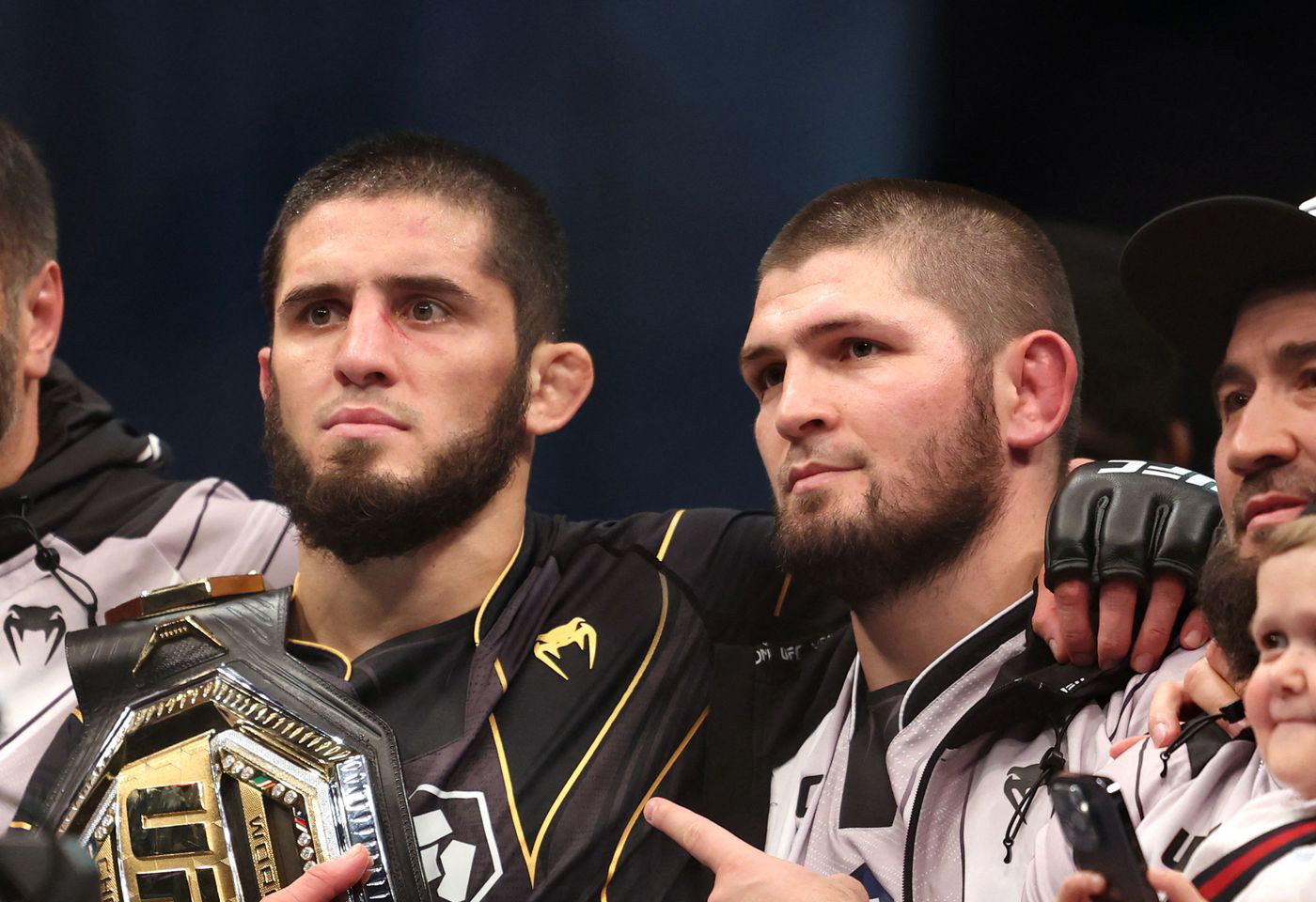 Islam Makhachev lý giải vì sao Khabib sẽ không đứng góc đài ở UFC 294