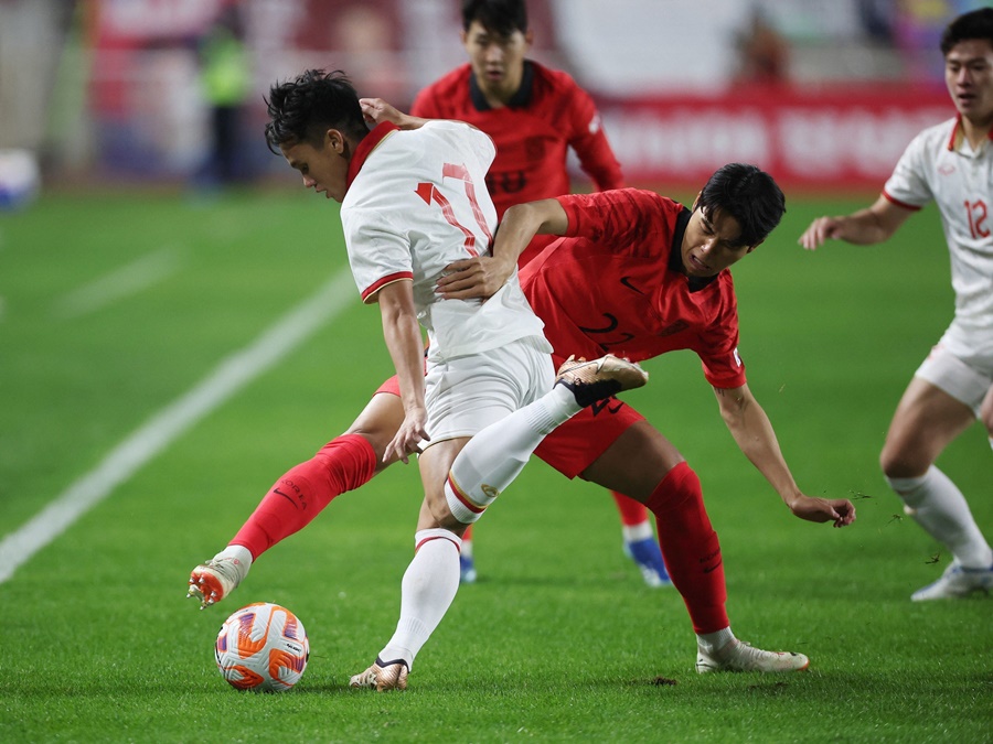 Thua trắng cả ba trận, Việt Nam vẫn tăng bậc trên bảng xếp hạng FIFA