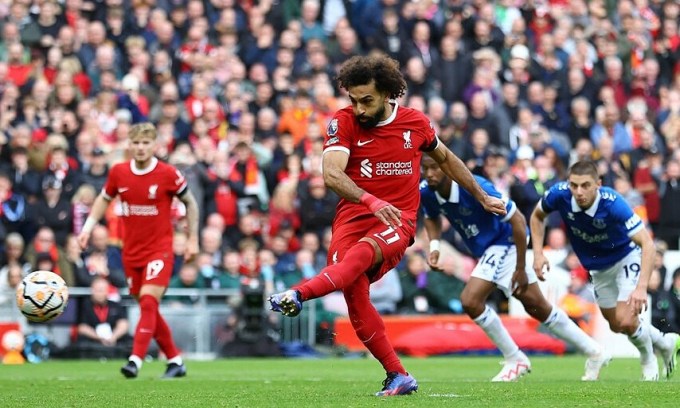 Đưa Liverpool tạm chiếm ngôi đầu, Salah sở hữu thống kê đáng nể