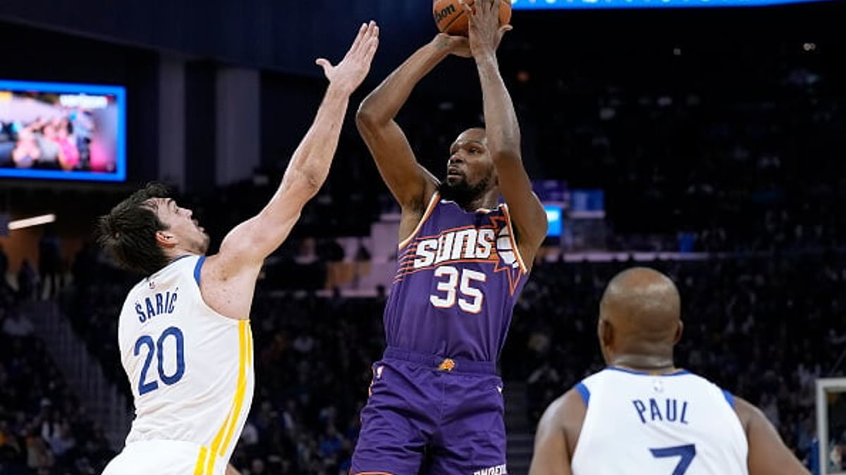 Kevin Durant giúp Phoenix Suns phá hỏng đêm khai mạc của Golden State Warriors