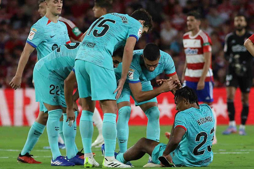 Trận Siêu kinh điển: Danh sách chấn thương của Barcelona và Real Madrid
