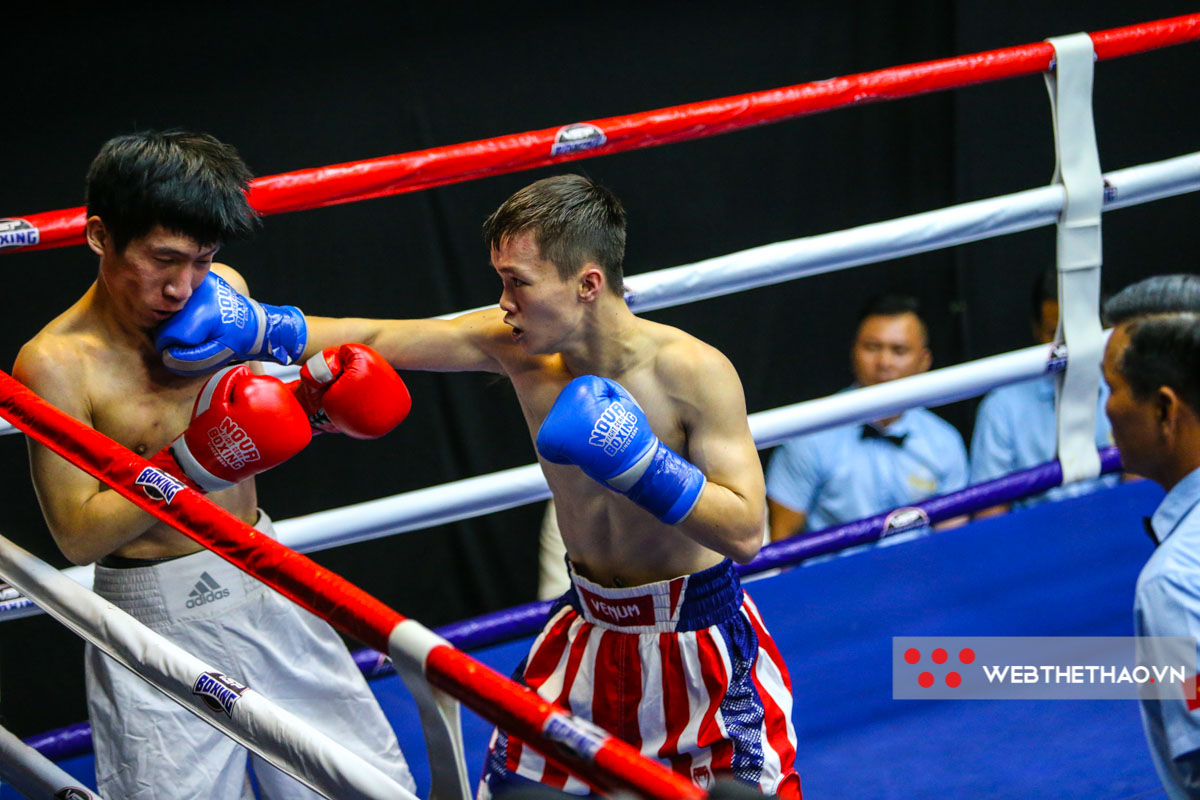 HCV Muay trẻ thế giới knockout đối thủ trên sàn Boxing chuyên nghiệp VSP Pro 9