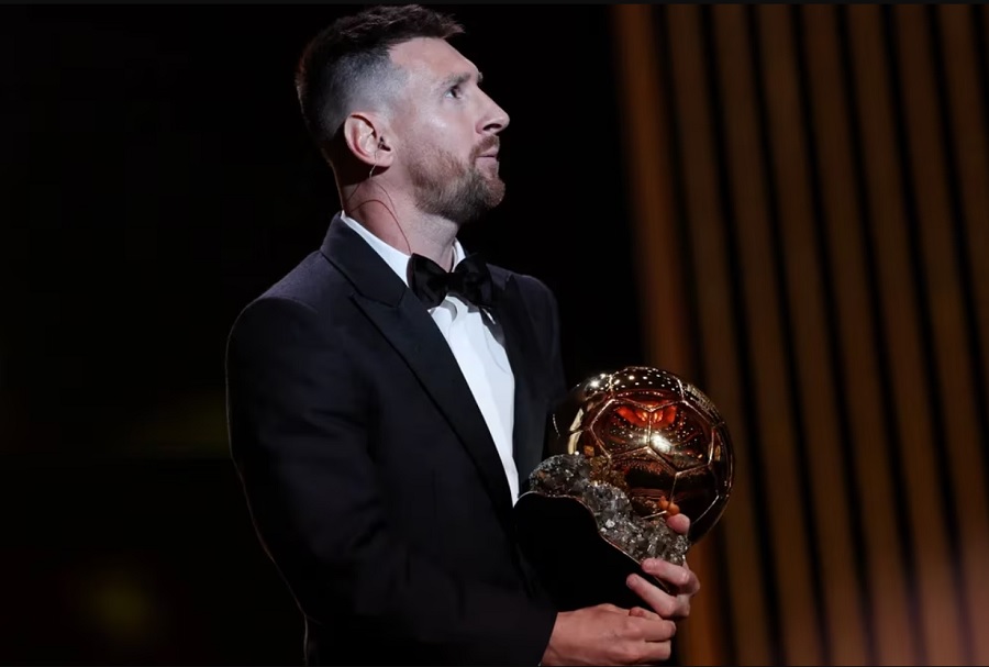Messi nói lời tri ân sau khi giành Quả bóng vàng thứ 8 Messi nói lời tri ân sau khi giành Quả bóng vàng thứ 8