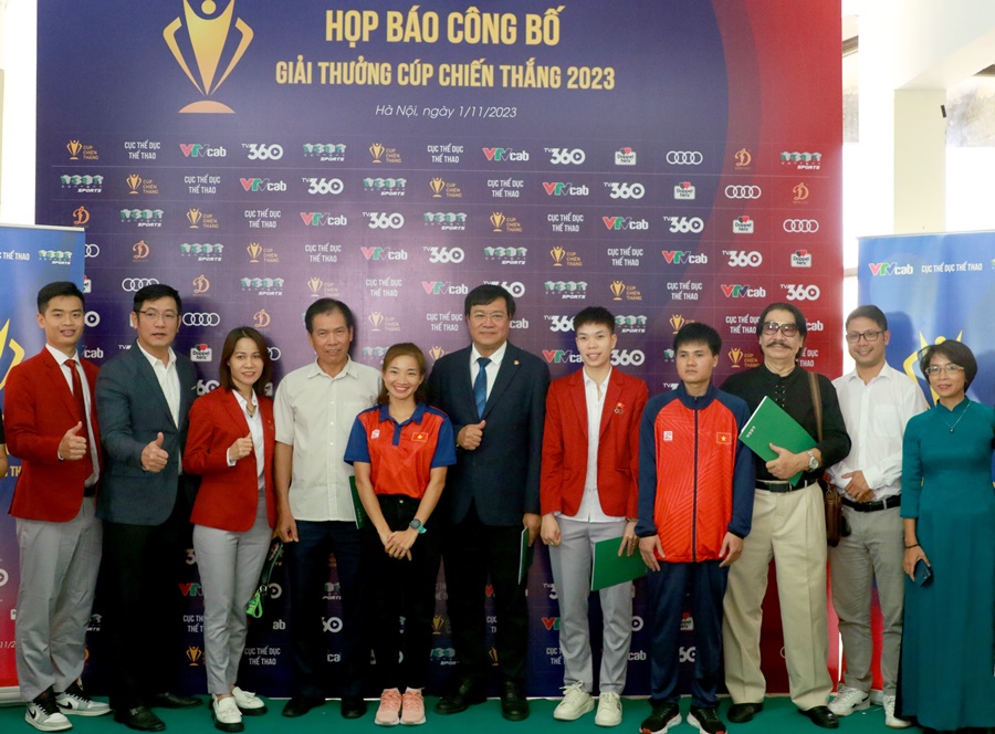 Đại thắng ở giải VĐTG v&agrave; ASIAD 19, c&acirc;̀u m&acirc;y 
