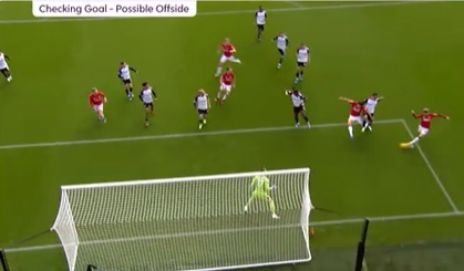 Vì sao bàn thắng của MU trước Fulham không được công nhận?