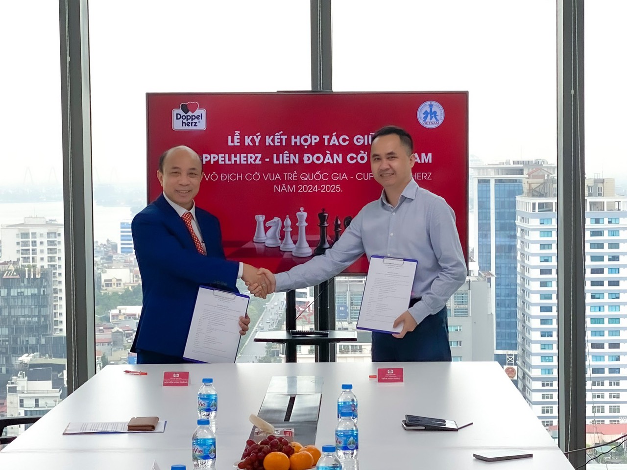 Cờ vua Việt Nam nhận tài trợ tiền tỷ, hy vọng tìm thêm nhiều kỳ thủ trẻ tài năng như Đầu Khương Duy Cờ vua Việt Nam nhận tài trợ tiền tỷ, hy vọng tìm thêm nhiều kỳ thủ trẻ tài năng như Đầu Khương Duy