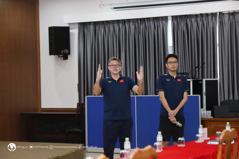 HLV Troussier: “Lối chơi của Việt Nam sẽ tiệm cận trình độ thế giới”