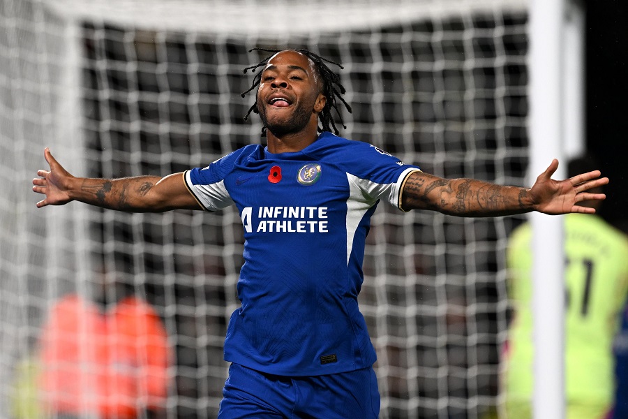 Sterling được chấm điểm cao nhất trong đội hình Chelsea hoà Man City