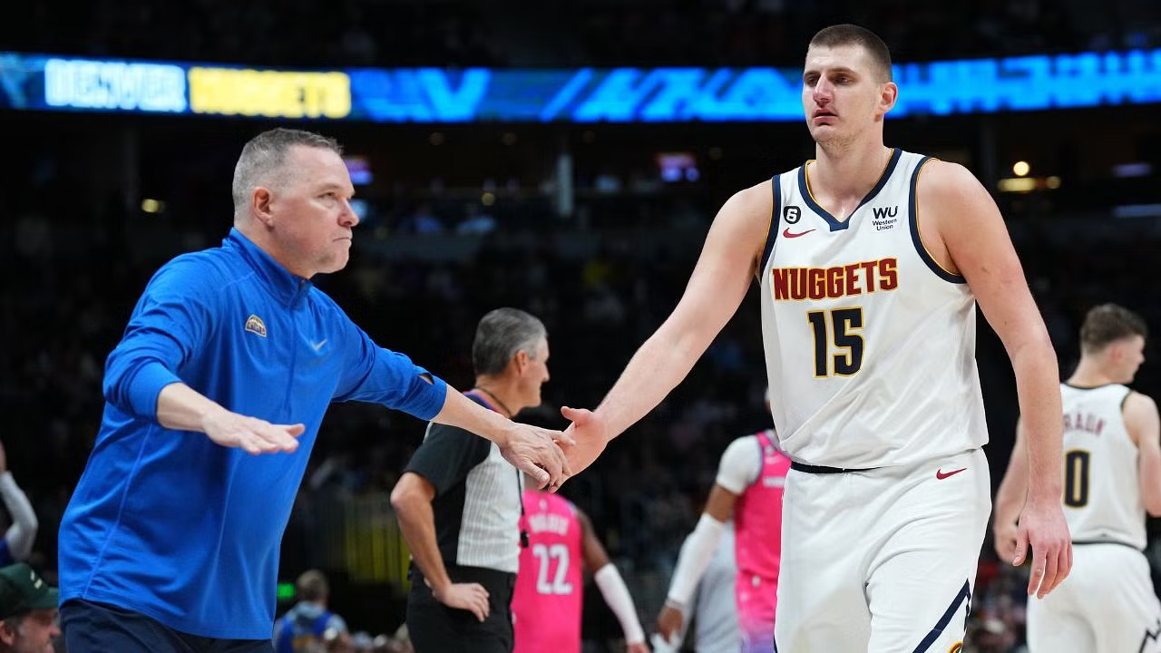 Thầy của Nikola Jokic gia hạn hợp đồng khủng, lọt top HLV được trả lương cao nhất NBA Thầy của Nikola Jokic gia hạn hợp đồng khủng, lọt top HLV được trả lương cao nhất NBA