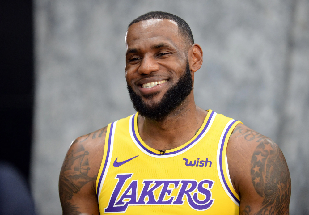 LeBron James “bật ngửa LeBron James “bật ngửa