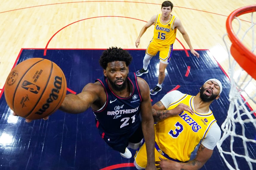 Joel Embiid bỏ túi triple-double 30 điểm, “tặng" Lakers trận thua đậm nhất 6 năm qua