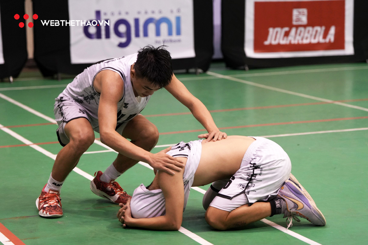 Chùm ảnh: Nước mắt và cảm xúc vỡ oà sau trận thắng địa chấn của Đại học Đà Nẵng tại CKTQ NUC 2023