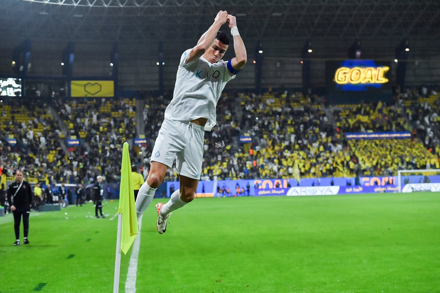 Kỷ lục vĩ đại của Cristiano Ronaldo: 1.200 trận chuyên nghiệp