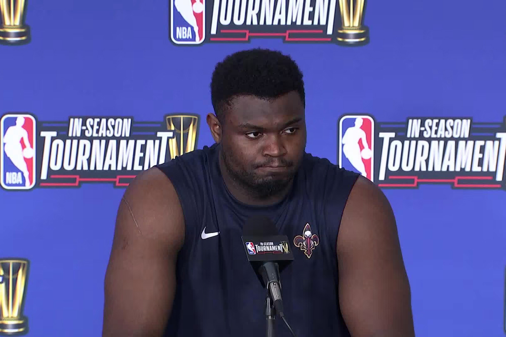 Zion Williamson lại hứng búa rìu từ dư luận vì béo: “Còn đấu không lại ông già LeBron James"