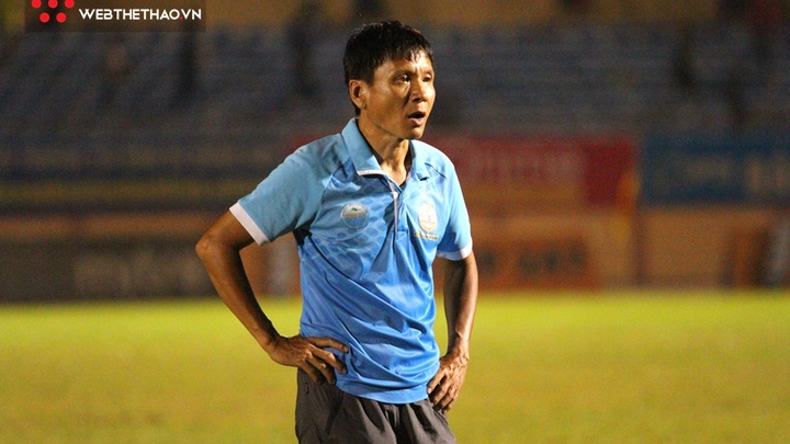 HLV Võ Đình Tân xin nghỉ, V.League có đến 4 đội “thay tướng giữa đường”