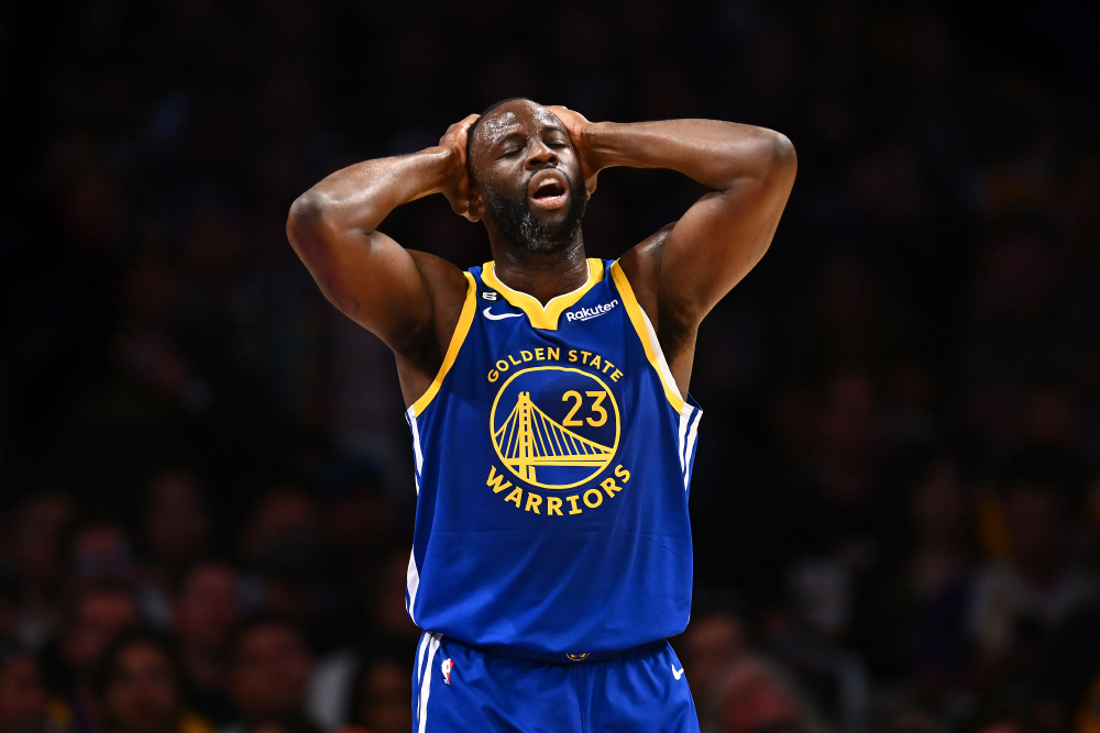 Draymond Green nhận &aacute;n phạt nặng hiếm thấy từ NBA sau khi đ&aacute;nh v&agrave;o mặt đối phương