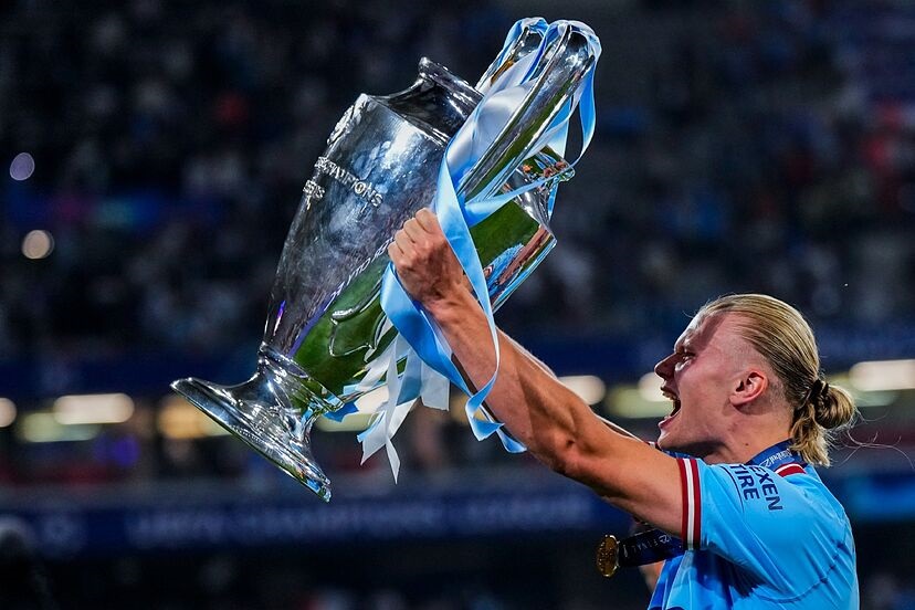 Haaland bỏ xa Messi để giành giải Cầu thủ xuất sắc nhất của IFFHS