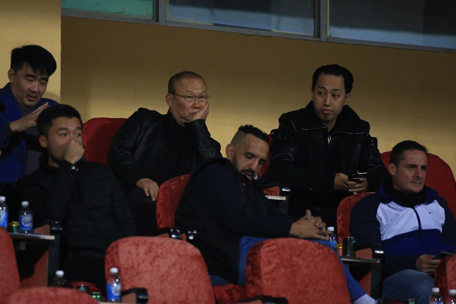 HLV Park Hang Seo đến sân Hàng Đẫy, sẽ tái xuất ở V.League lạ lùng chưa từng có?