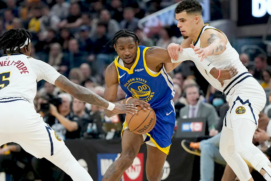 Bất ngờ: T&agrave;i năng trẻ Golden State Warriors mất niềm tin v&agrave;o HLV Steve Kerr?