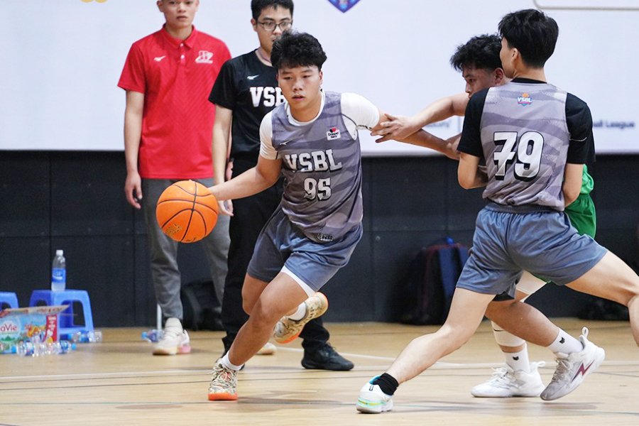 Playoff VSBL 2023-2024 ngày 7/1: Ấn định 8 đội bóng THPT vào tứ kết, chủ nhà thị uy sức mạnh