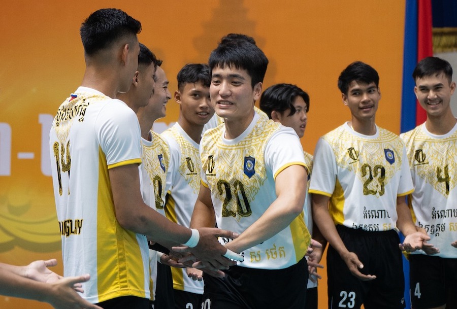 Bộ 3 ngoại binh bóng chuyền Việt Nam có 2 chiến thắng liên tiếp trên đất Campuchia Bộ 3 ngoại binh bóng chuyền Việt Nam có 2 chiến thắng liên tiếp trên đất Campuchia