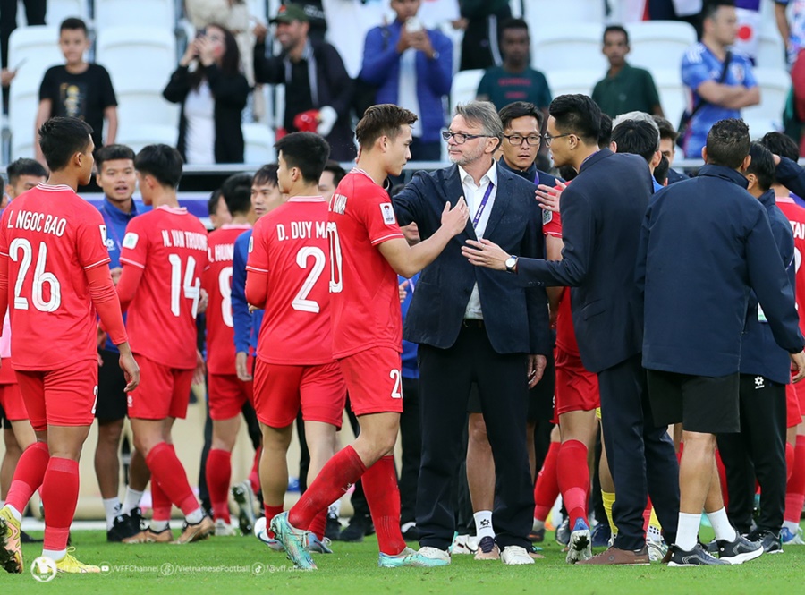 Thất bại trước Nhật, tuyển Việt Nam tụt hạng trên bảng xếp hạng FIFA Thất bại trước Nhật, tuyển Việt Nam tụt hạng trên bảng xếp hạng FIFA