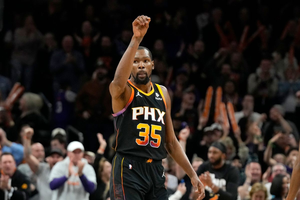 Chiến thuật lấy công bù thủ giúp Phoenix Suns ngược dòng đi vào lịch sử NBA Chiến thuật lấy công bù thủ giúp Phoenix Suns ngược dòng đi vào lịch sử NBA
