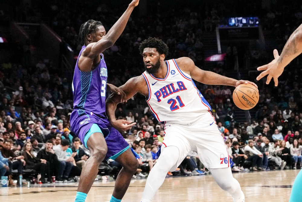 Joel Embiid sánh vai cùng huyền thoại NBA với chuỗi trận ghi điểm xuất sắc Joel Embiid sánh vai cùng huyền thoại NBA với chuỗi trận ghi điểm xuất sắc