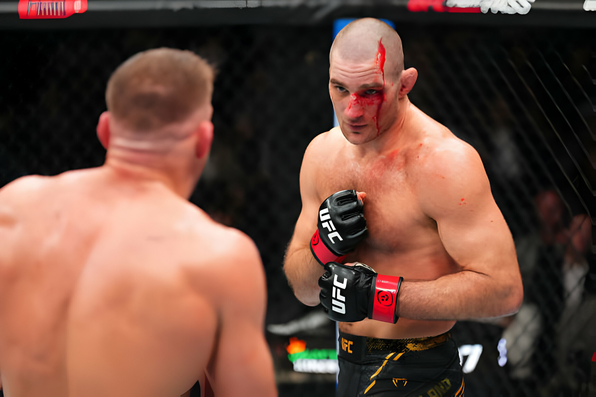 Sean Strickland xác nhận về "tai nạn" khiến mình rách mắt ở UFC 297