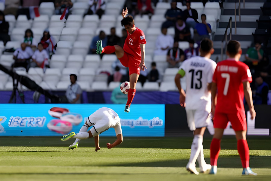 Tuyển Việt Nam rời Asian Cup 2023 với kỷ lục buồn về thẻ đỏ, phạt đền